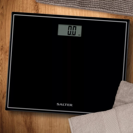 Czarna elektroniczna waga łazienkowa Salter 9037 BK3R 180 kg ze szklaną platformą